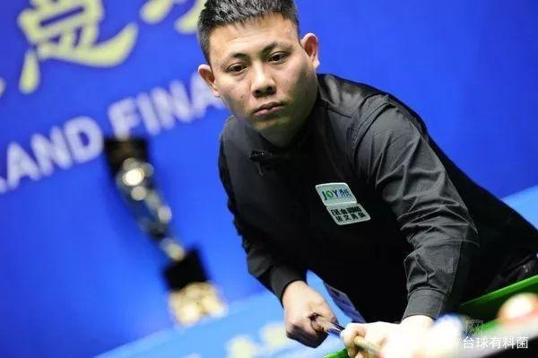 不容小觑的 不容小觑的